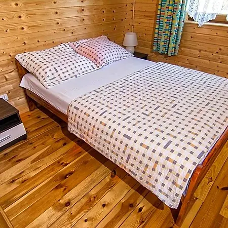 Zacisze Pod Laskiem Lodge *