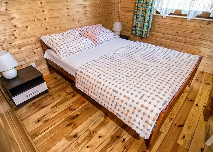 Zacisze Pod Laskiem * Wierzchucino